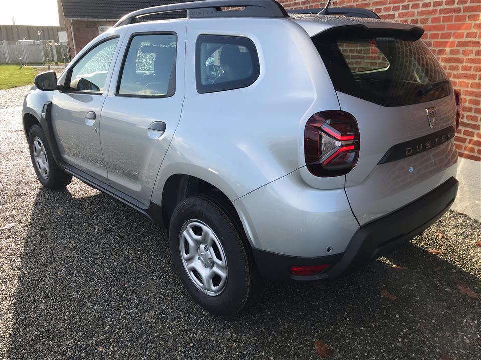 Grå Dacia Duster fra 2021