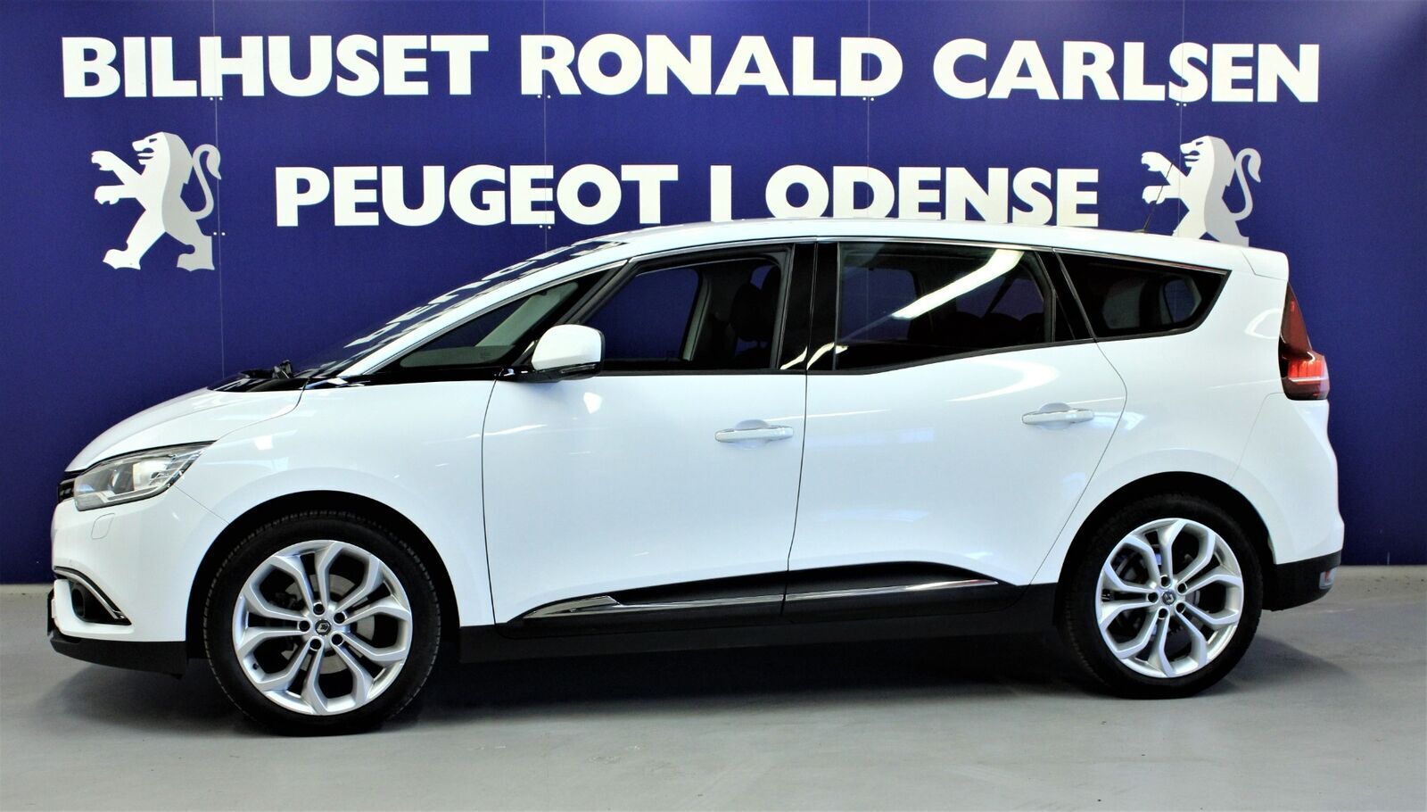 Hvid Renault Grand Scenic IV fra 2018