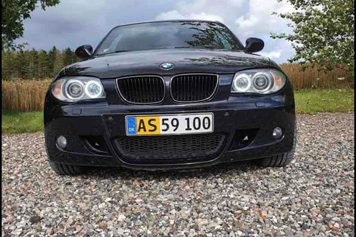 Sort BMW 120 fra 2010