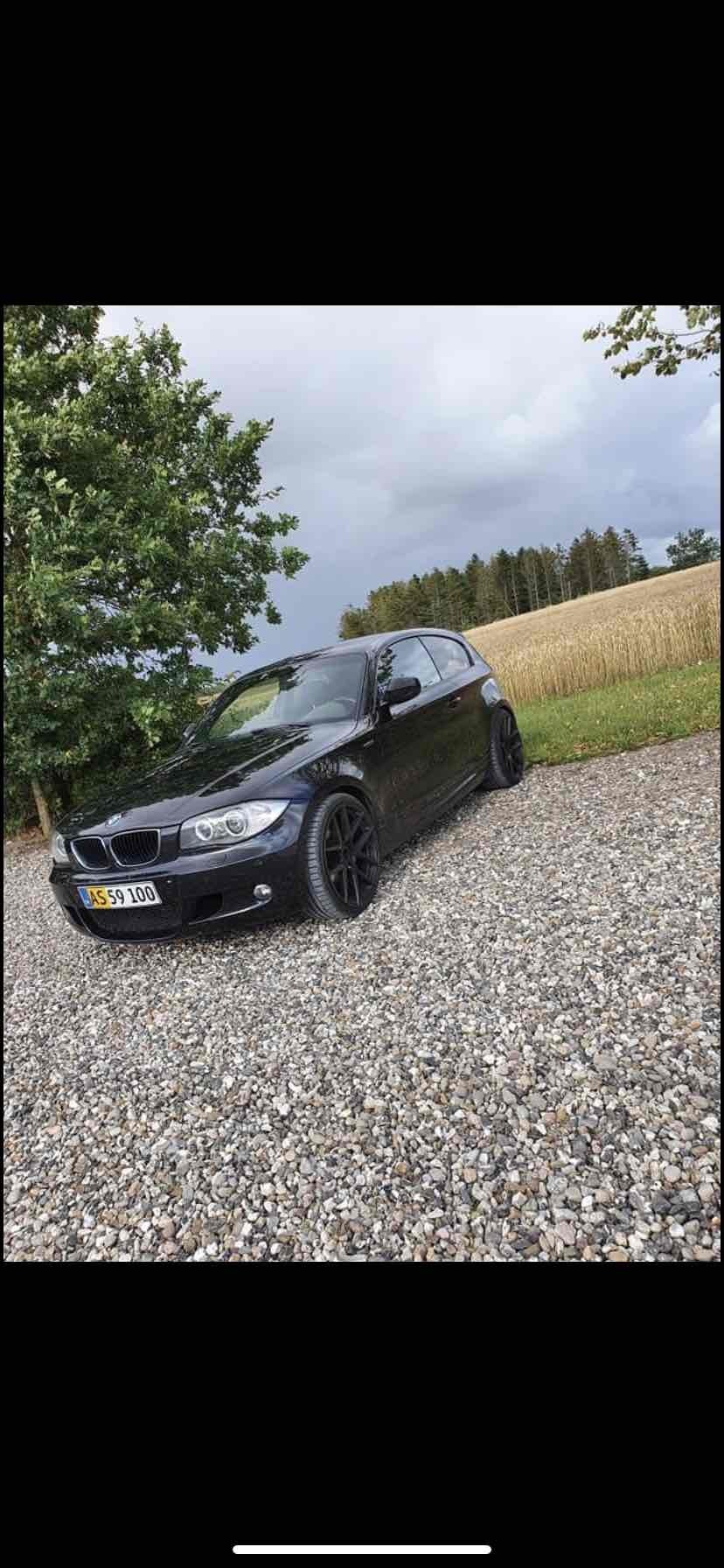 Sort BMW 120 fra 2010