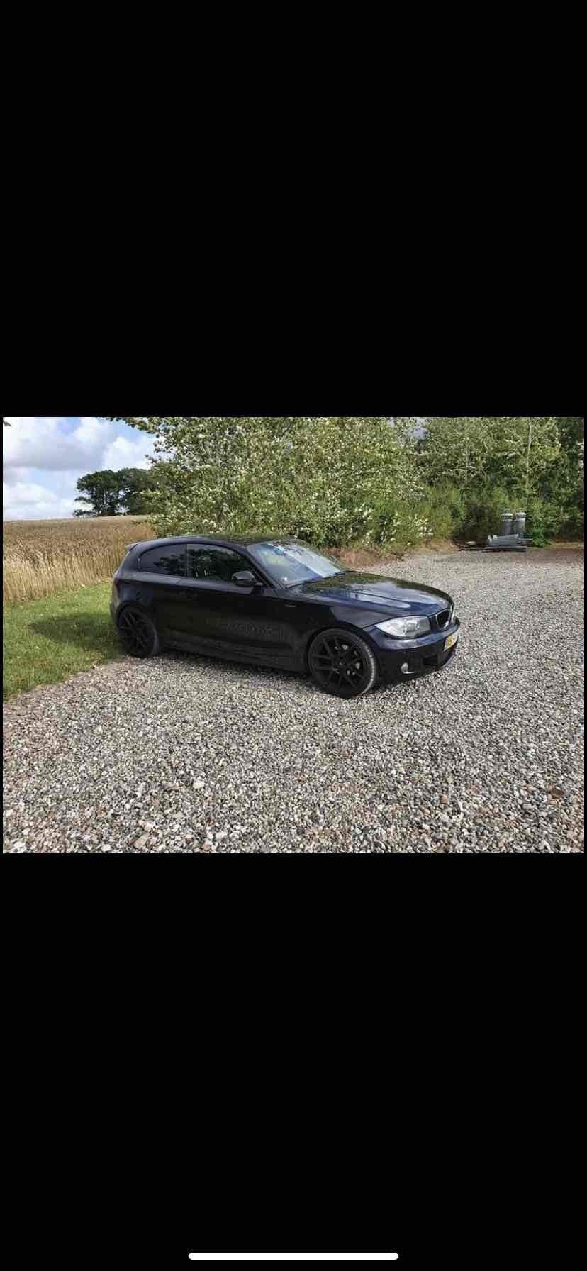 Sort BMW 120 fra 2010