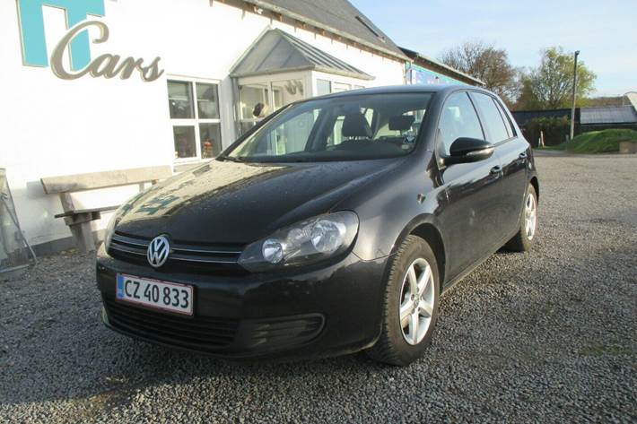 Grå VW Golf VI fra 2011