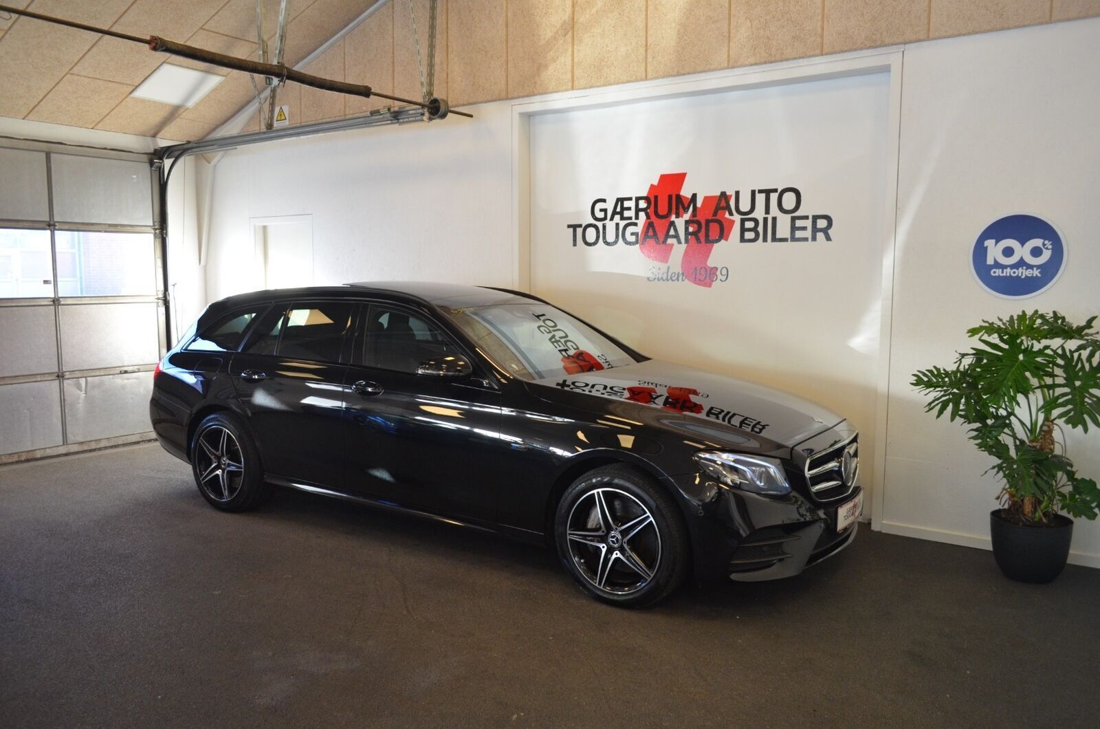 Grå Mercedes E300 de fra 2019