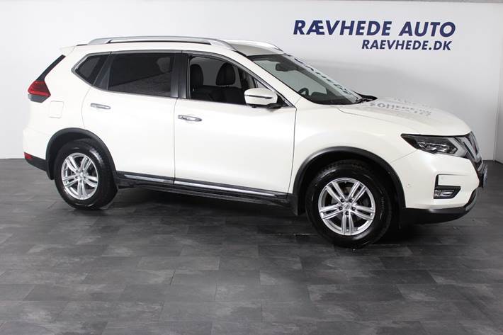 Grå Nissan X-Trail fra 2018