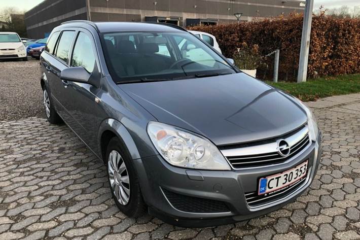 Grå Opel Astra fra 2007