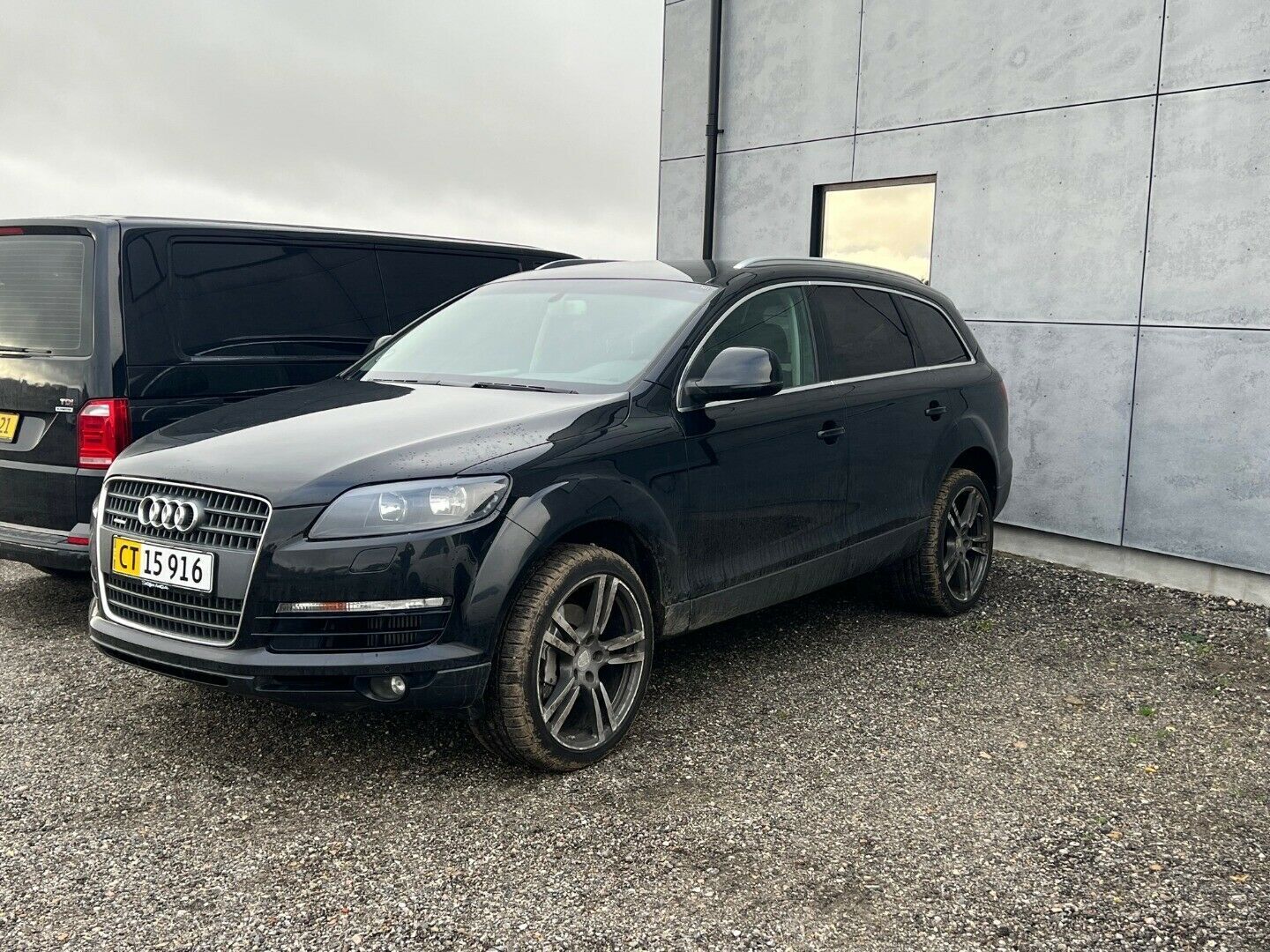 Grå Audi Q7 fra 2007