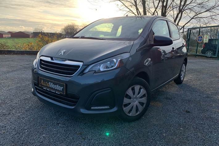 Grå Peugeot 108 fra 2015