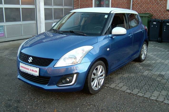 Blå Suzuki Swift fra 2014