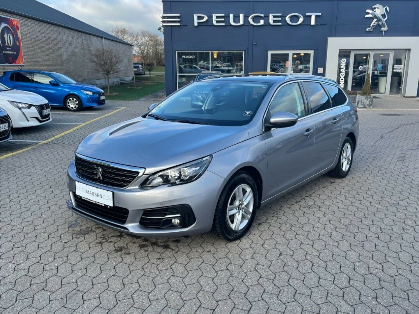 Grå Peugeot 308 fra 2018