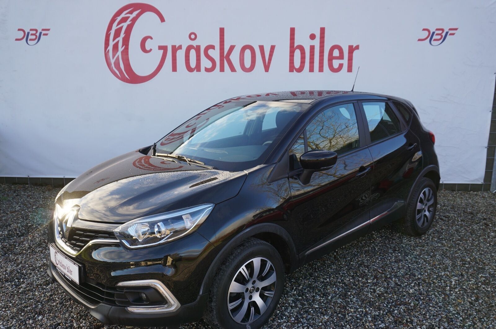 Grå Renault Captur fra 2018