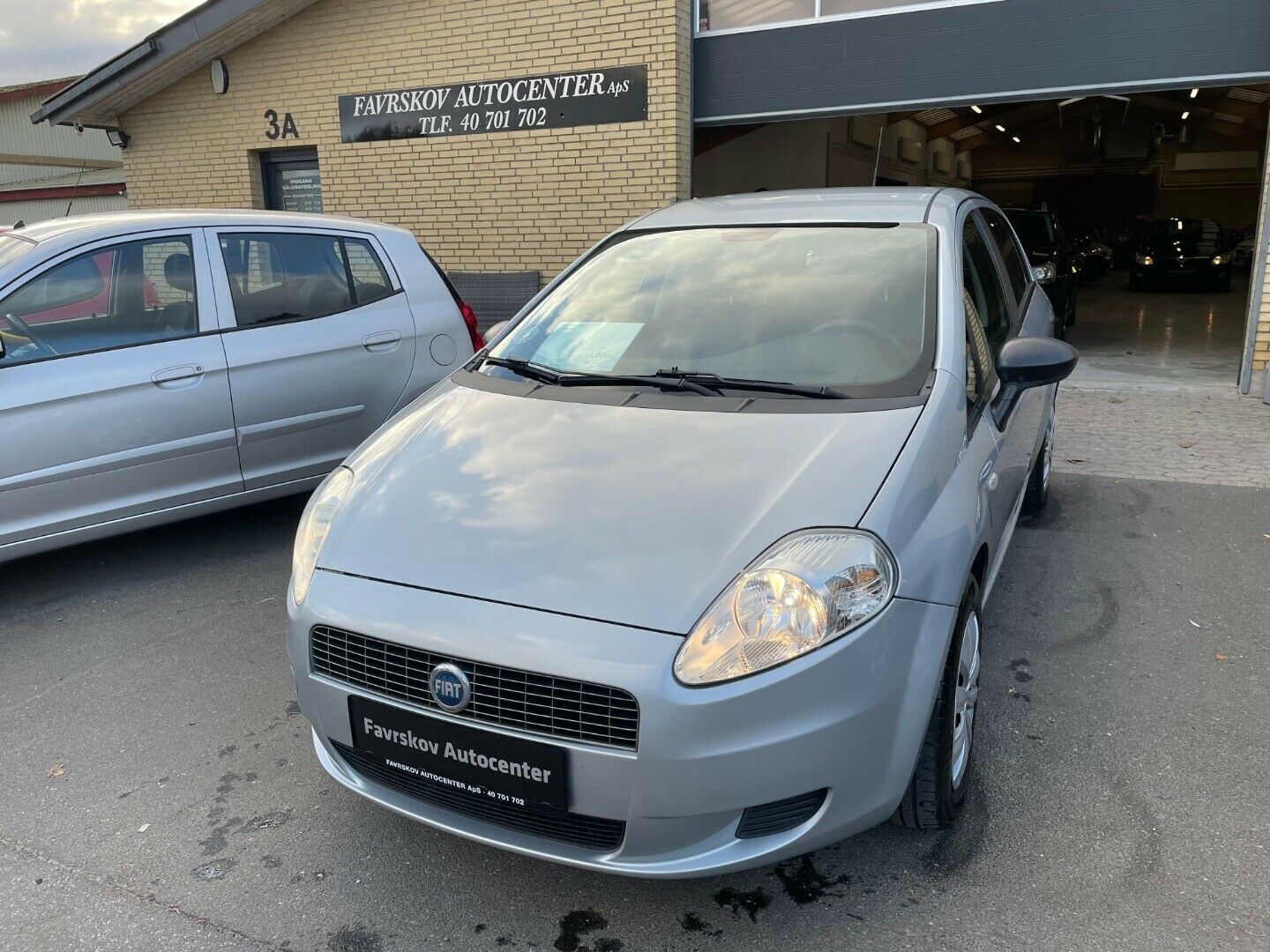 Grå Fiat Punto fra 2006