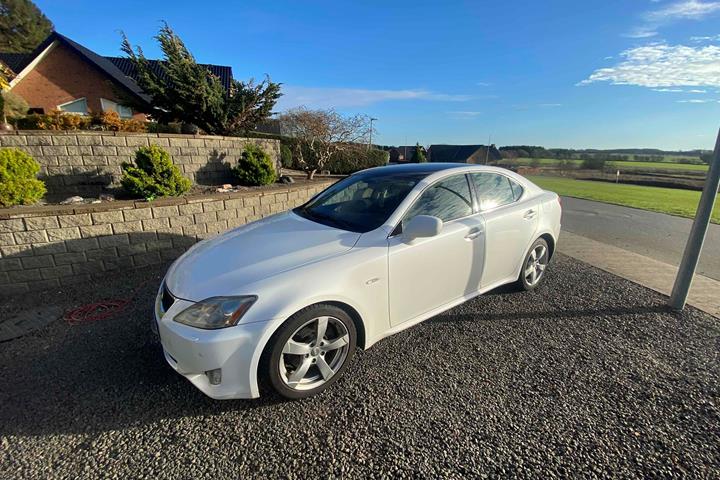 Hvid Lexus IS250 fra 2007