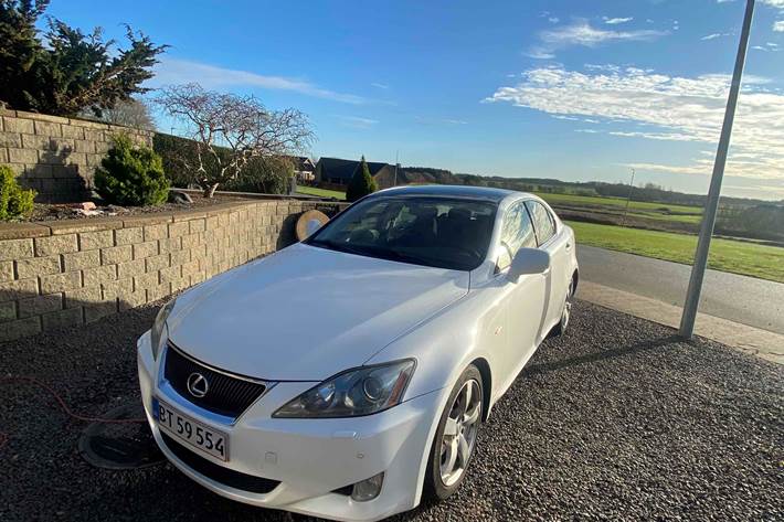 Hvid Lexus IS250 fra 2007