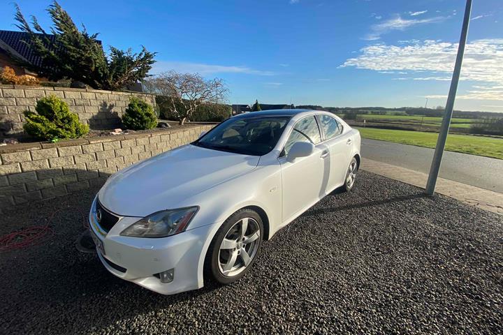 Hvid Lexus IS250 fra 2007