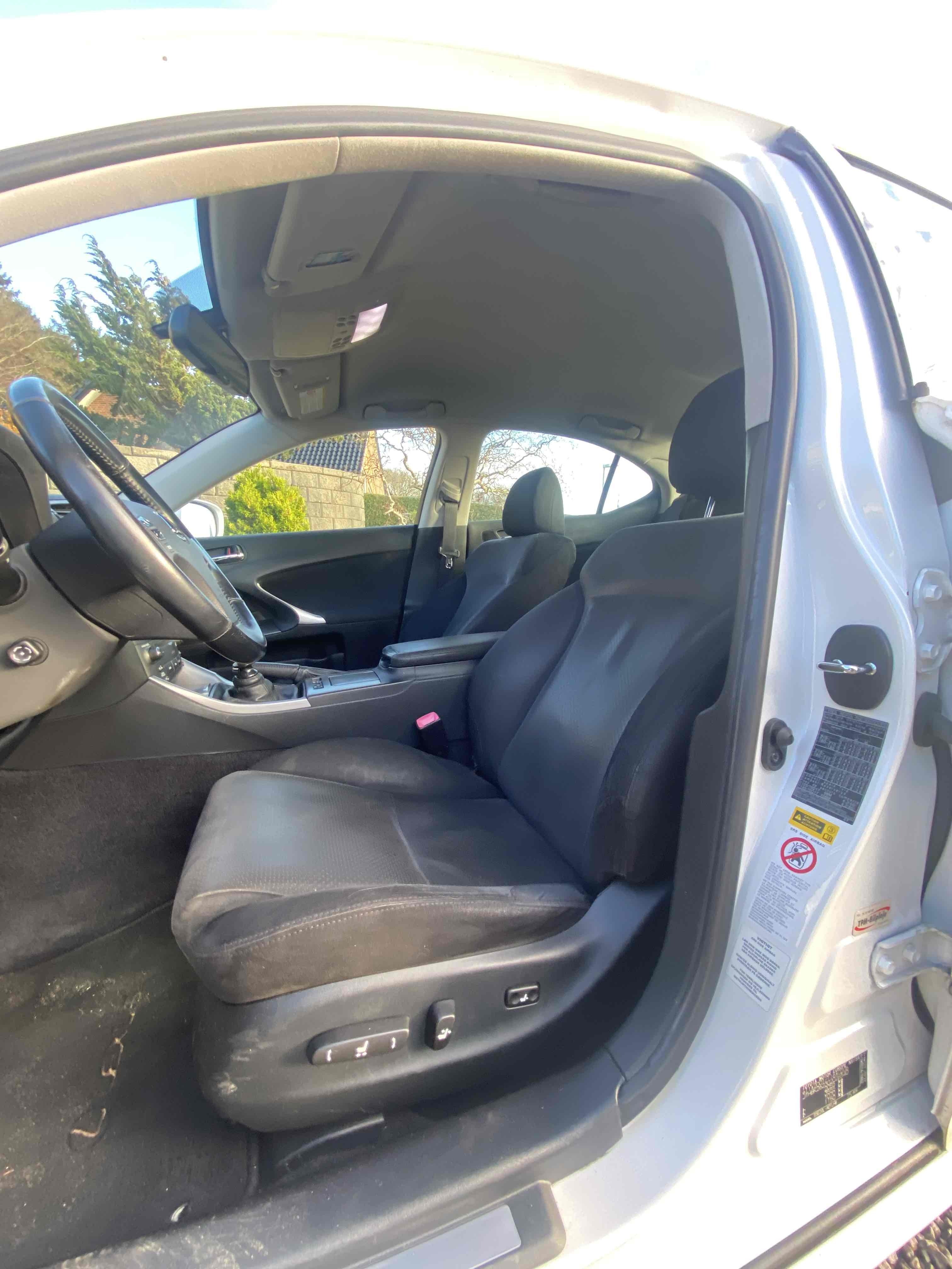 Hvid Lexus IS250 fra 2007