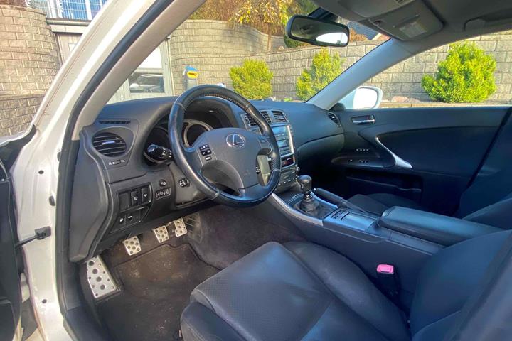 Hvid Lexus IS250 fra 2007