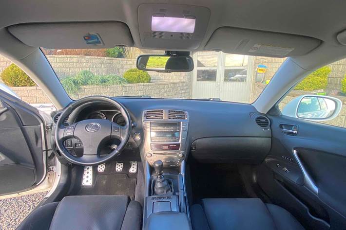 Hvid Lexus IS250 fra 2007