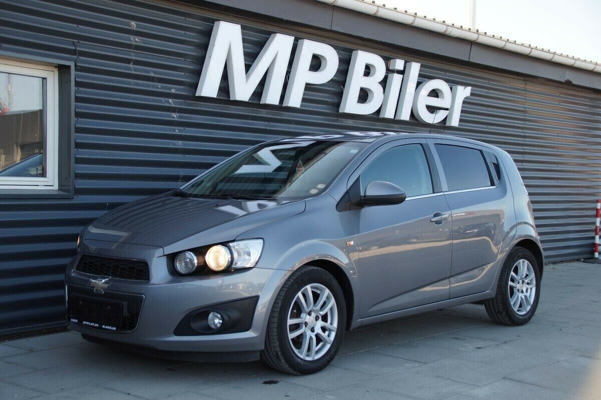 Grå Chevrolet Aveo fra 2012