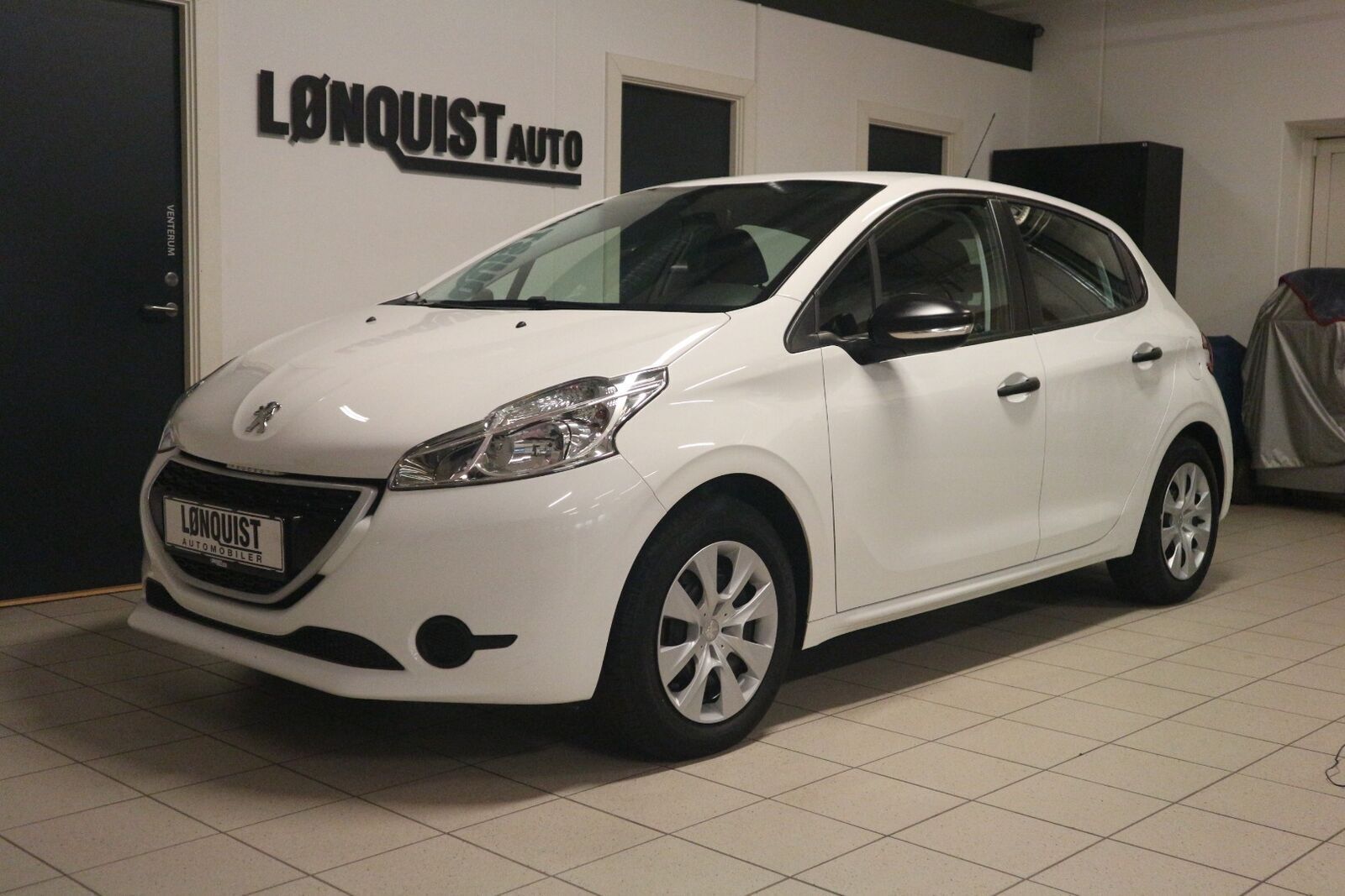 Guide til Peugeot 208 1.6 BlueHDi 100 Allure (5-dørs) (Årgang 06/2015 - 04/2018)