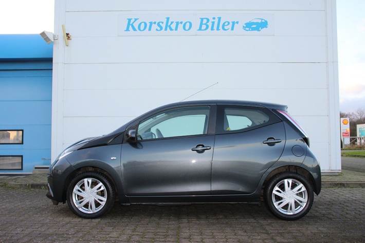 Grå Toyota Aygo fra 2014