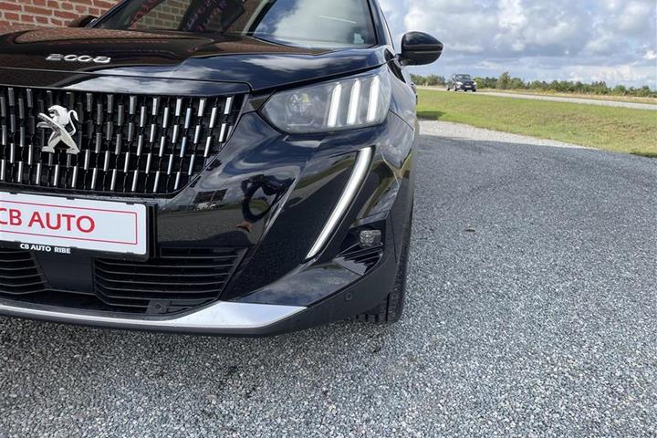 Sort Peugeot 2008 fra 2021