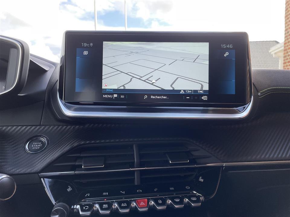Sort Peugeot 2008 fra 2021