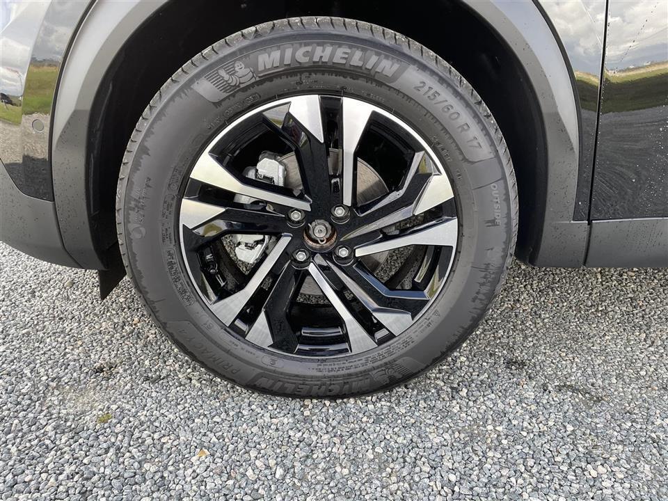 Sort Peugeot 2008 fra 2021