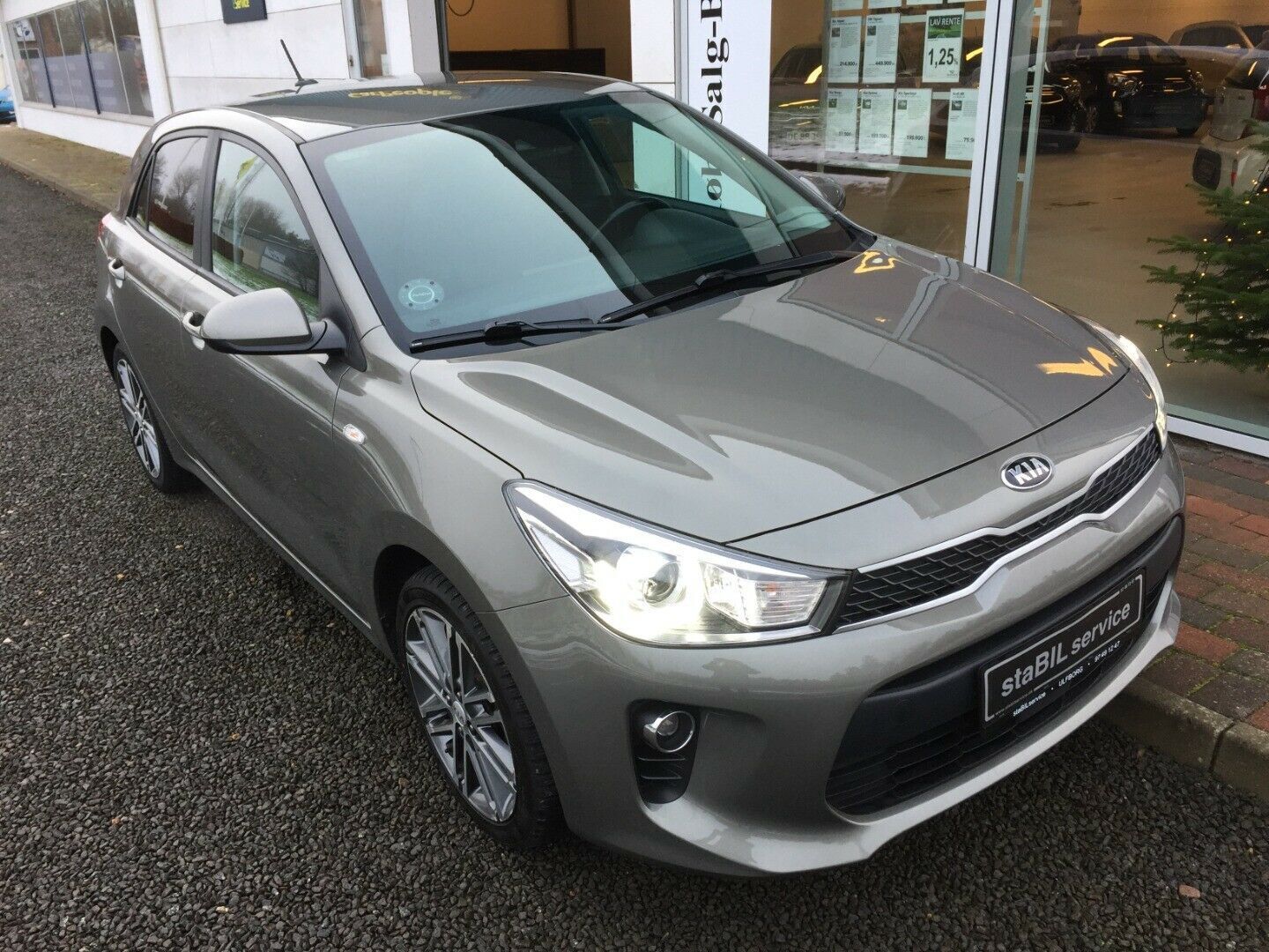 Grøn Kia Rio fra 2018