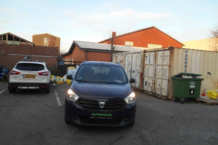 Blå Dacia Lodgy fra 2013