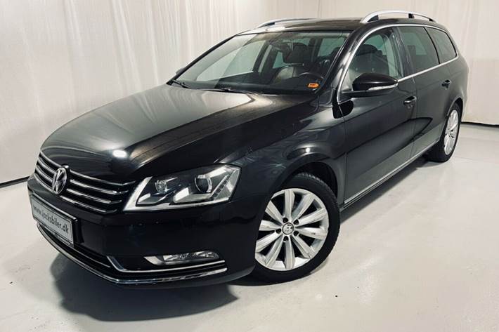 Grå VW Passat fra 2011