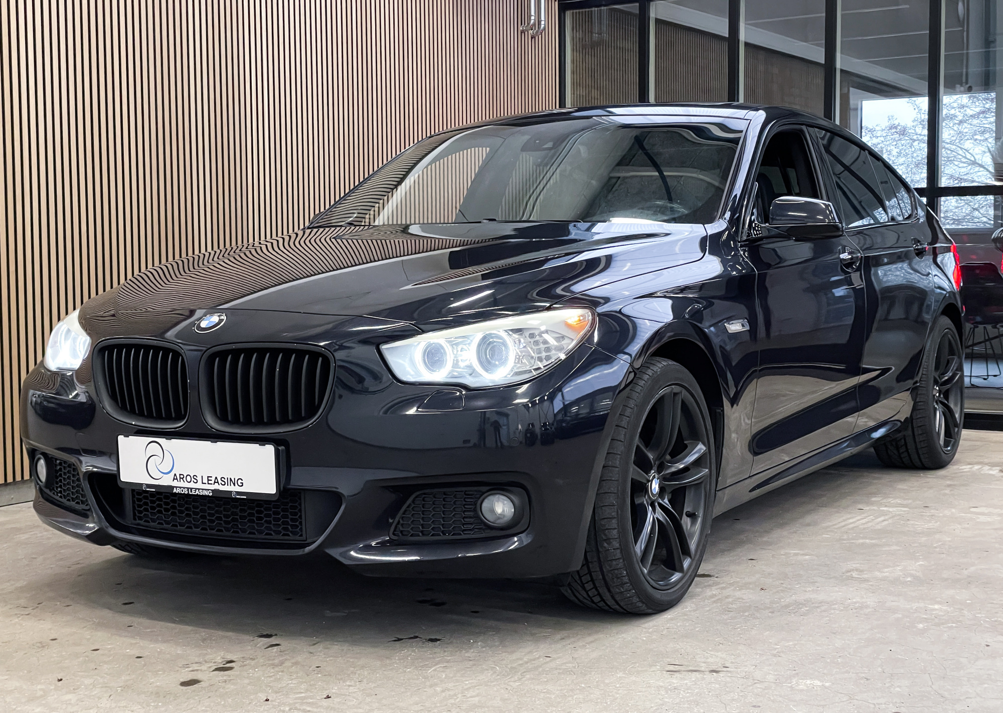 Sort BMW 530d fra 2012