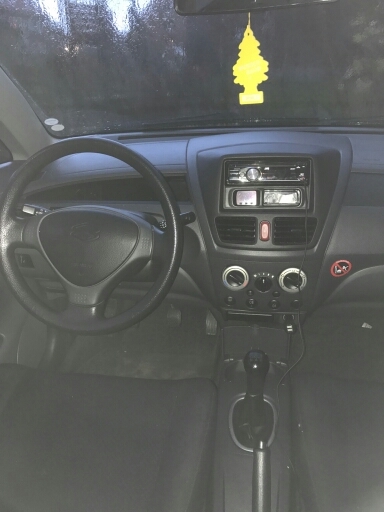 Grå Suzuki Liana fra 2003
