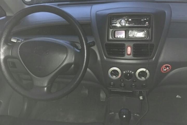 Grå Suzuki Liana fra 2003