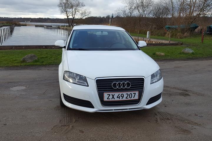 Hvid Audi A3 Sportback fra 2009