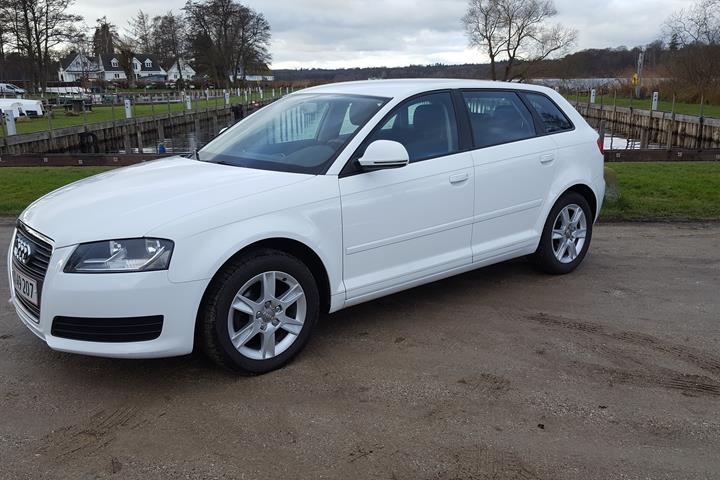 Hvid Audi A3 Sportback fra 2009