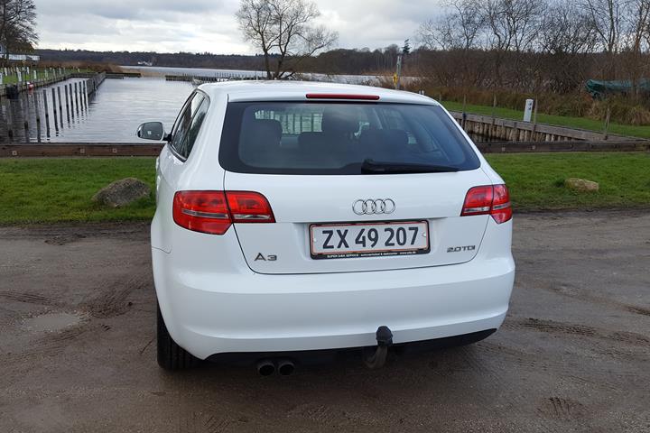 Hvid Audi A3 Sportback fra 2009