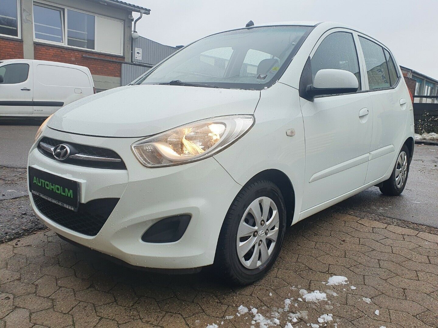 Hvid Hyundai i10 fra 2011