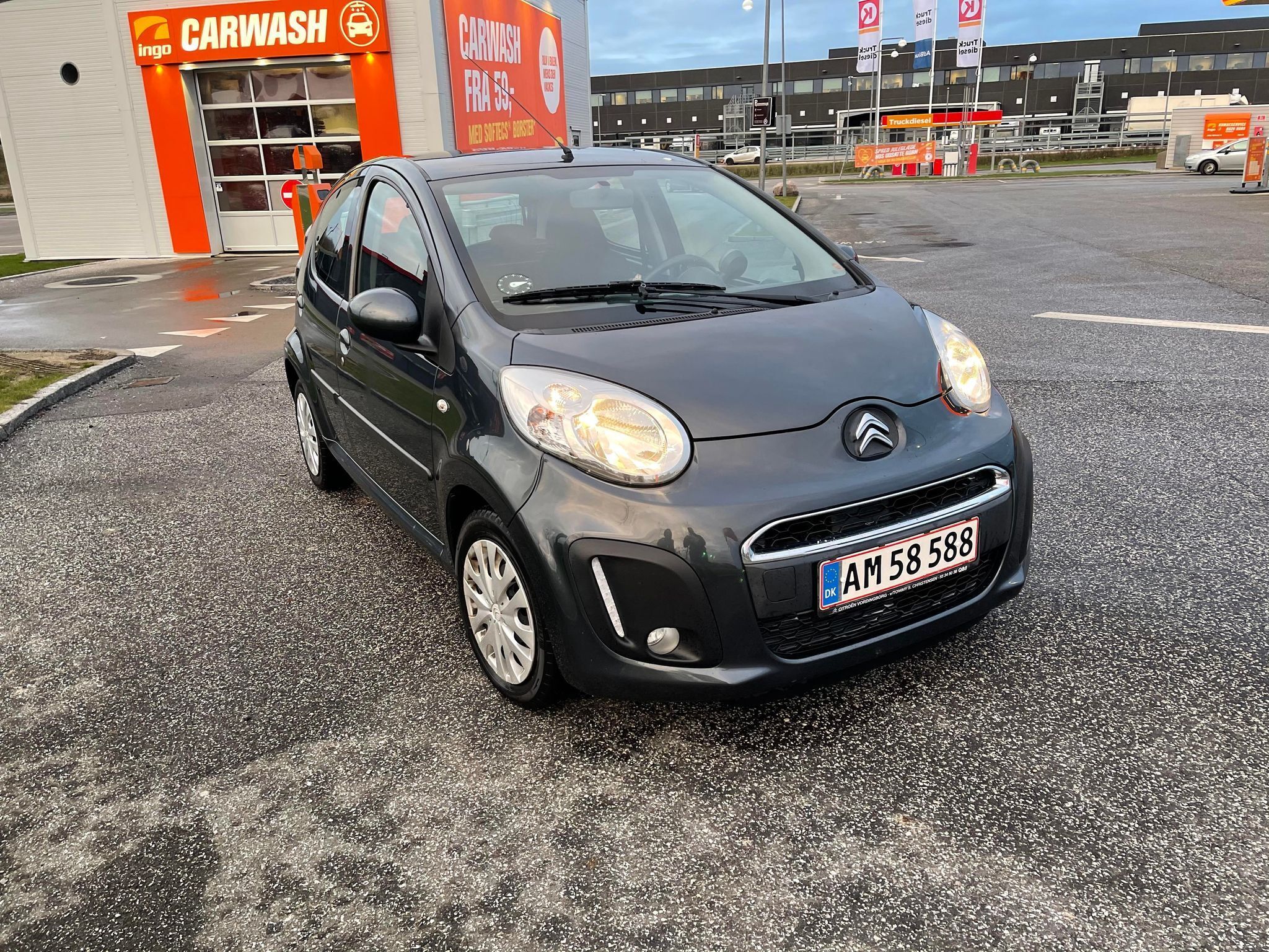 Grå Citroën C1 fra 2014