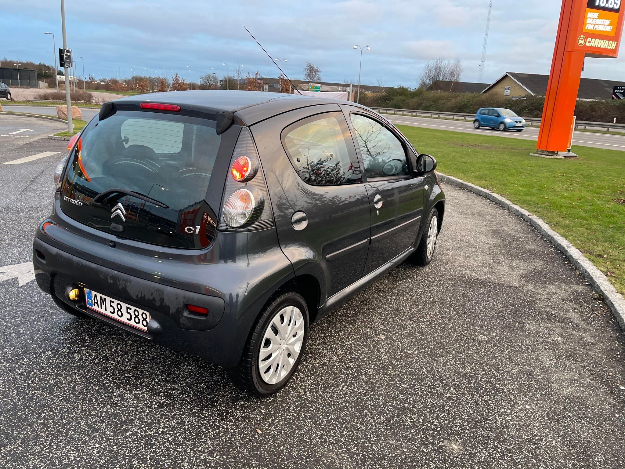Grå Citroën C1 fra 2014