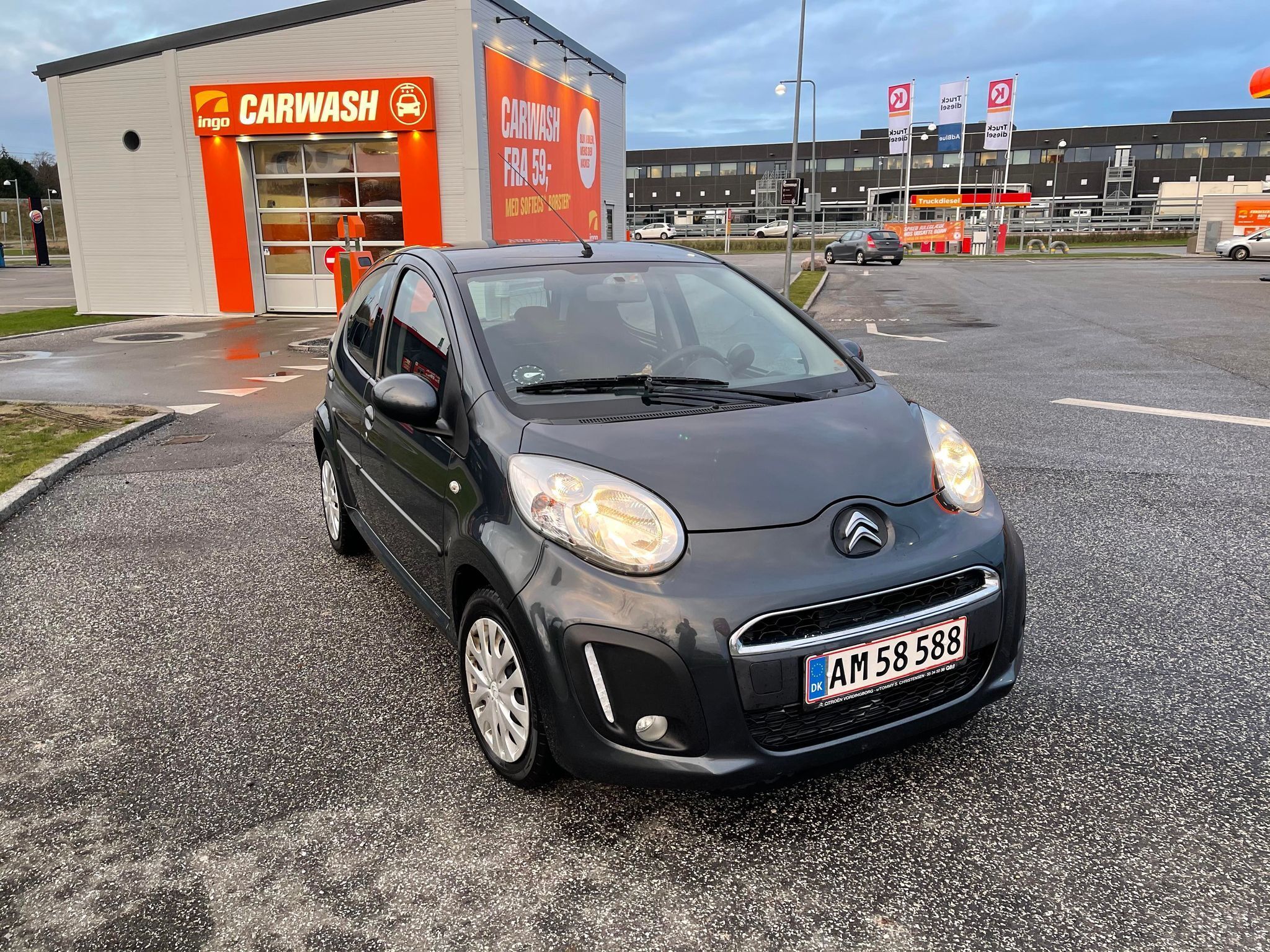 Grå Citroën C1 fra 2014