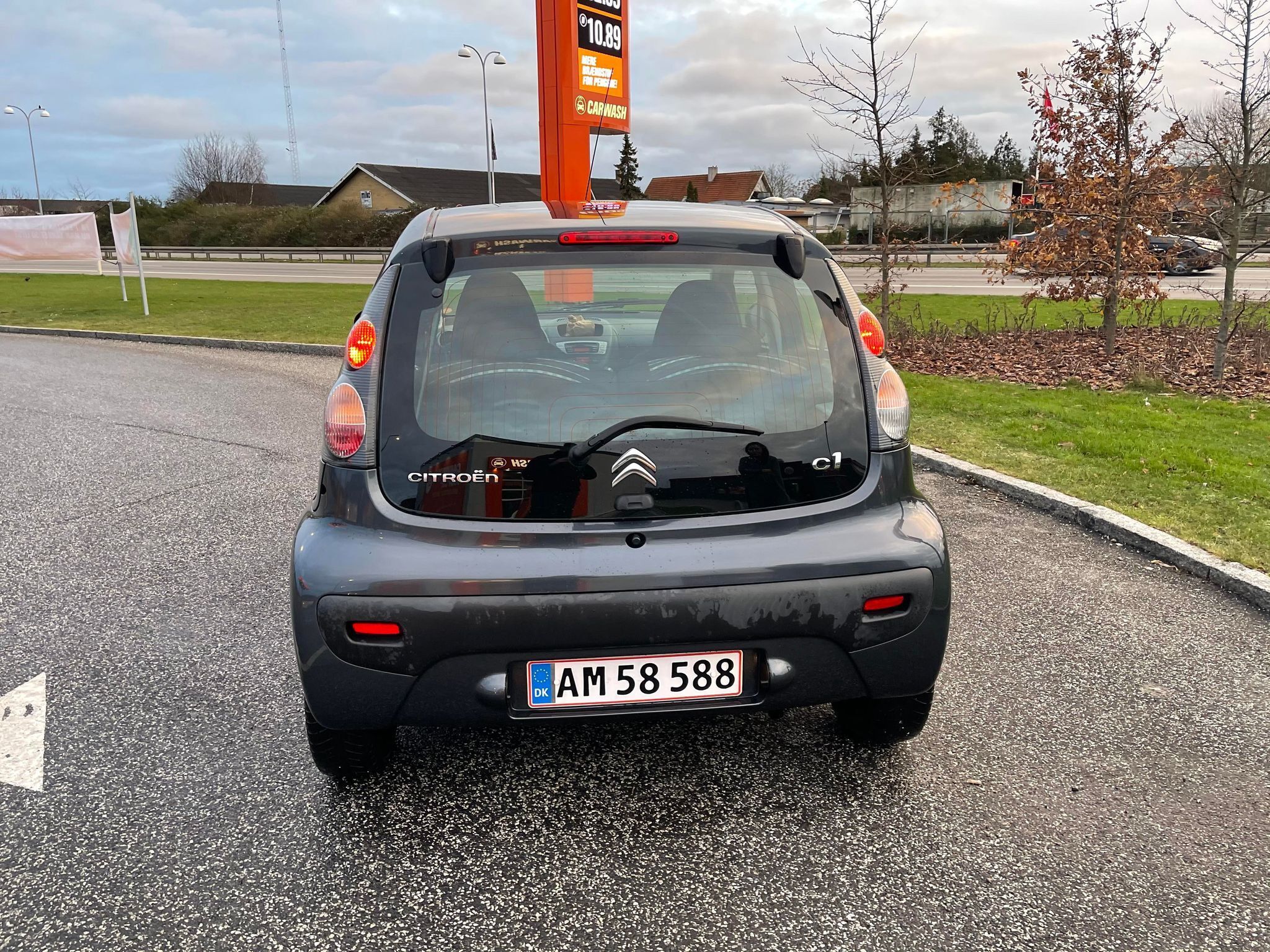 Grå Citroën C1 fra 2014