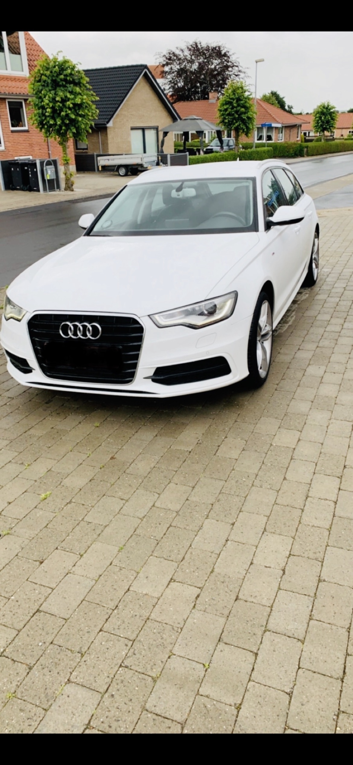 Hvid Audi A6 fra 2013
