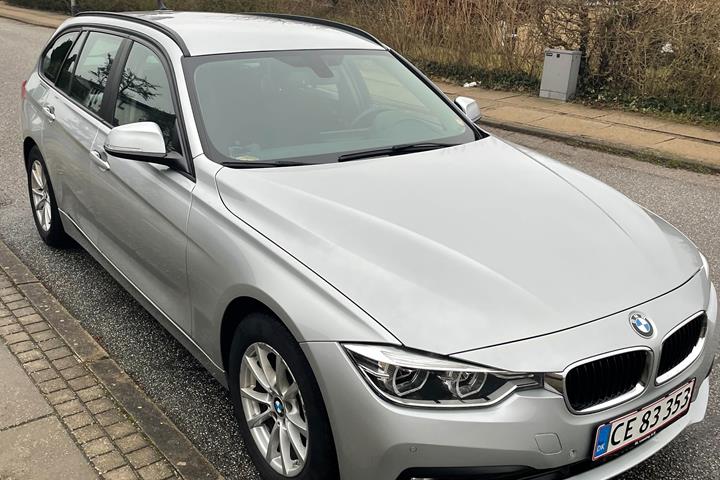Sølv BMW 320 fra 2016