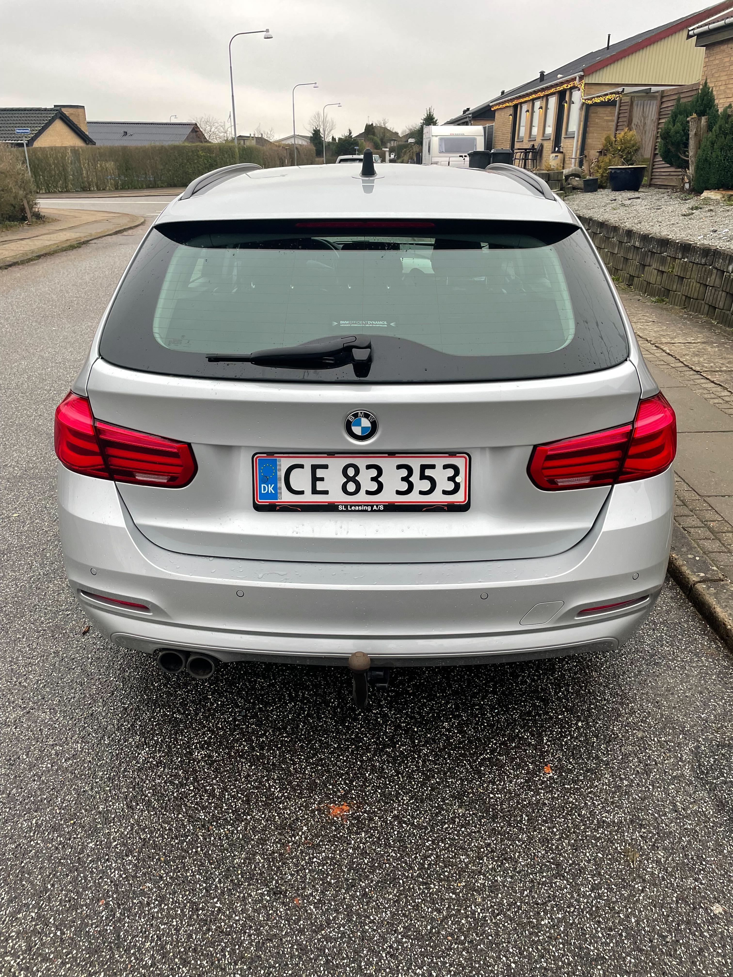 Sølv BMW 320 fra 2016