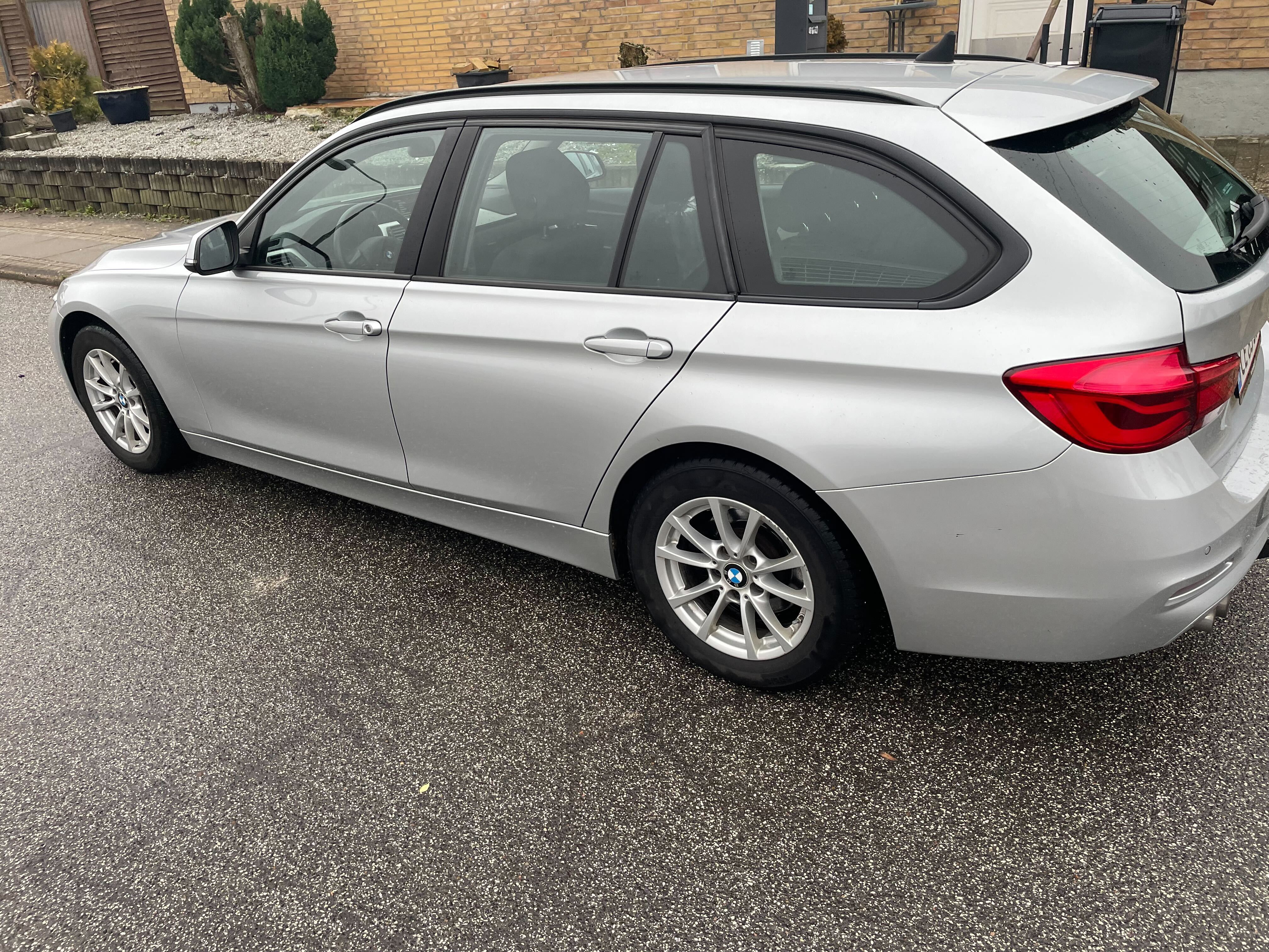 Sølv BMW 320 fra 2016