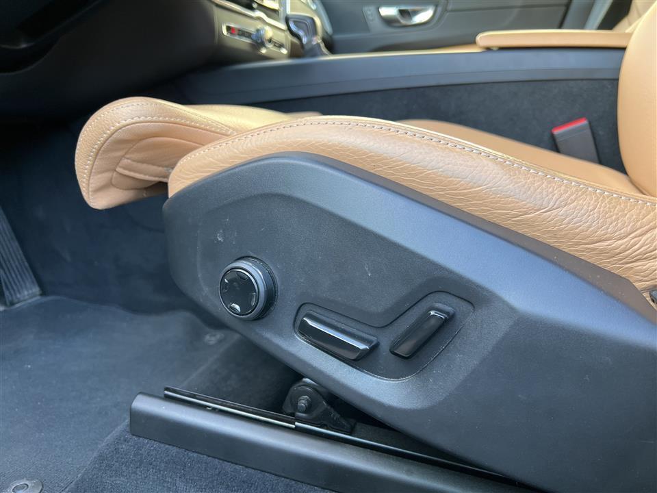 Grå Volvo XC60 fra 2018