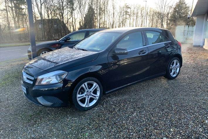 Sort Mercedes A180 fra 2015