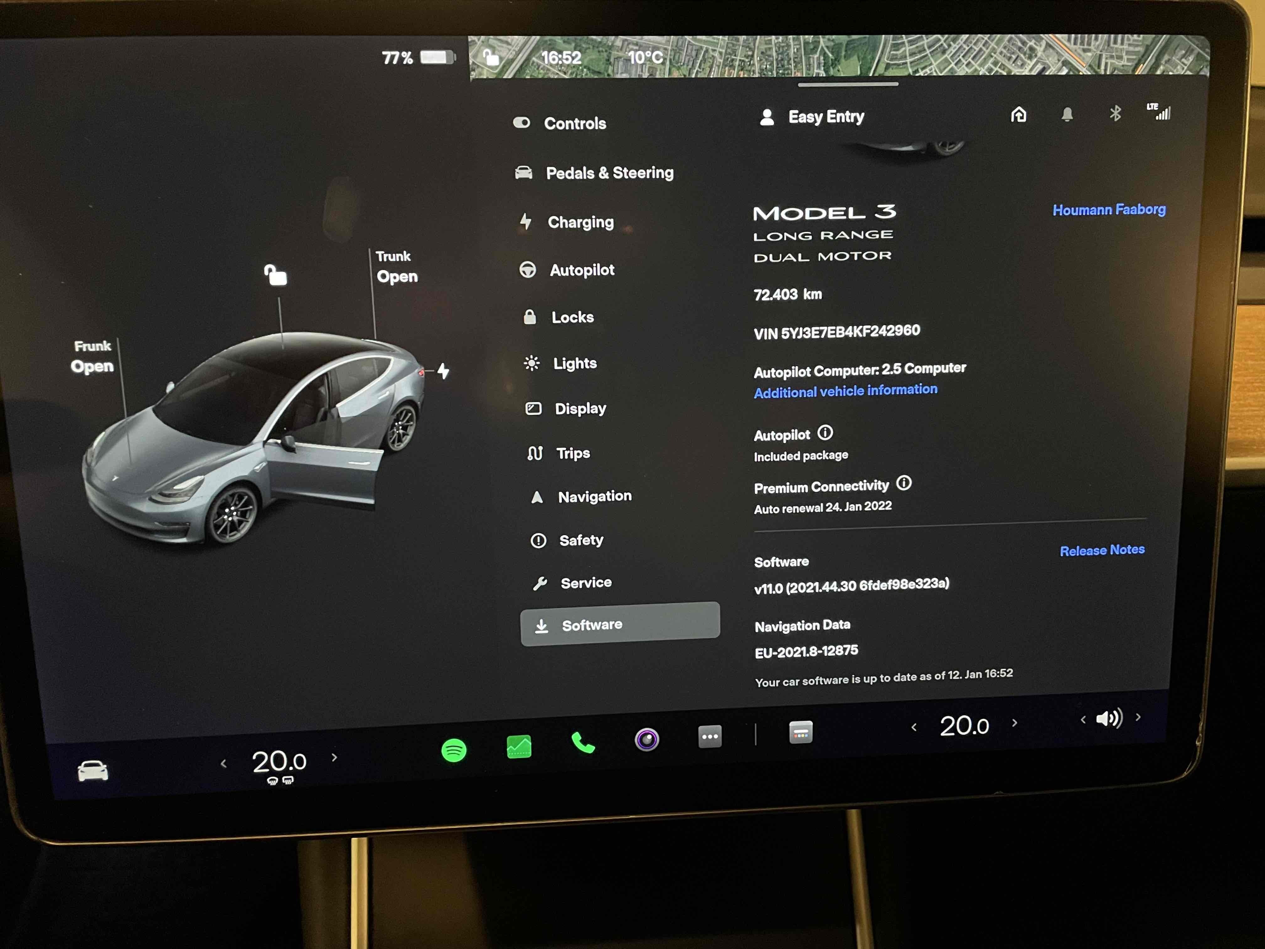 Grå Tesla Model 3 fra 2019