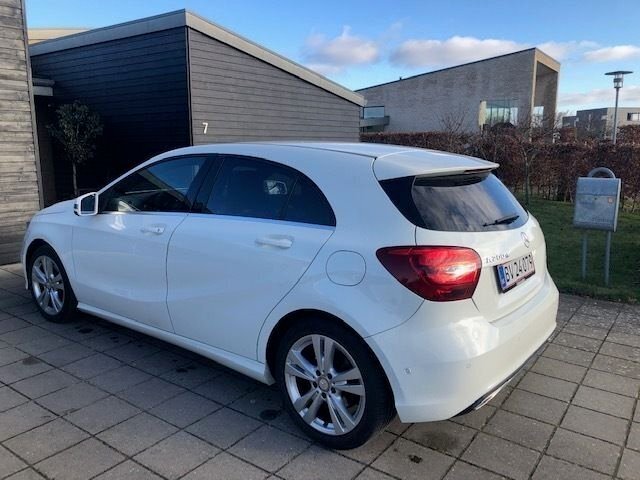 Hvid Mercedes A200 d fra 2016
