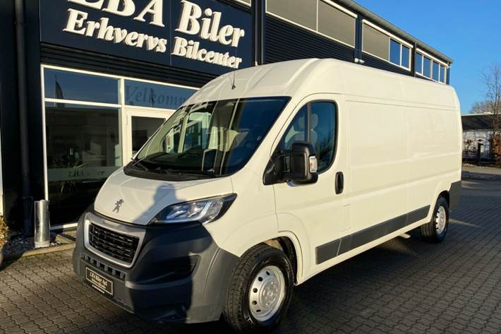 Hvid Peugeot Boxer 333 fra 2018